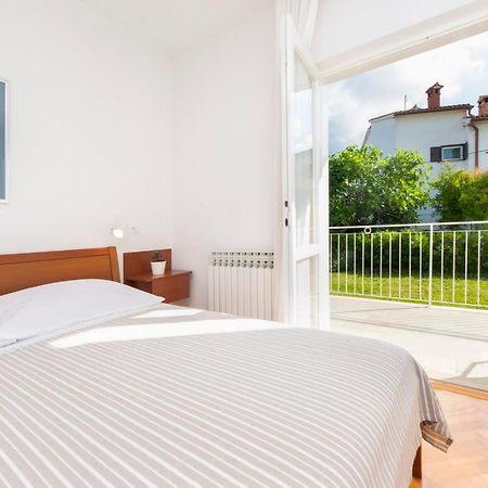 Apartments Magnolia ロヴィニ エクステリア 写真