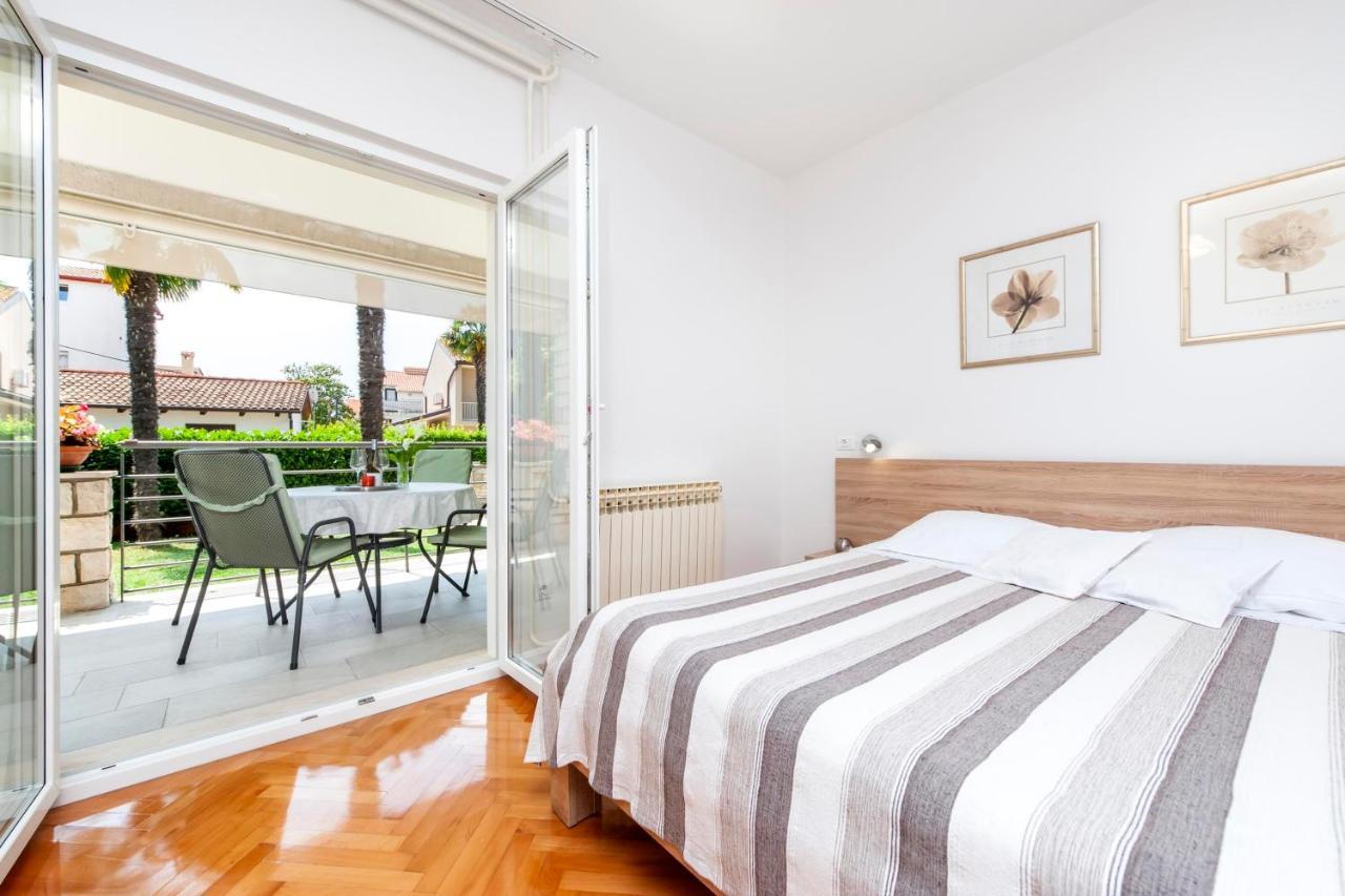 Apartments Magnolia ロヴィニ エクステリア 写真