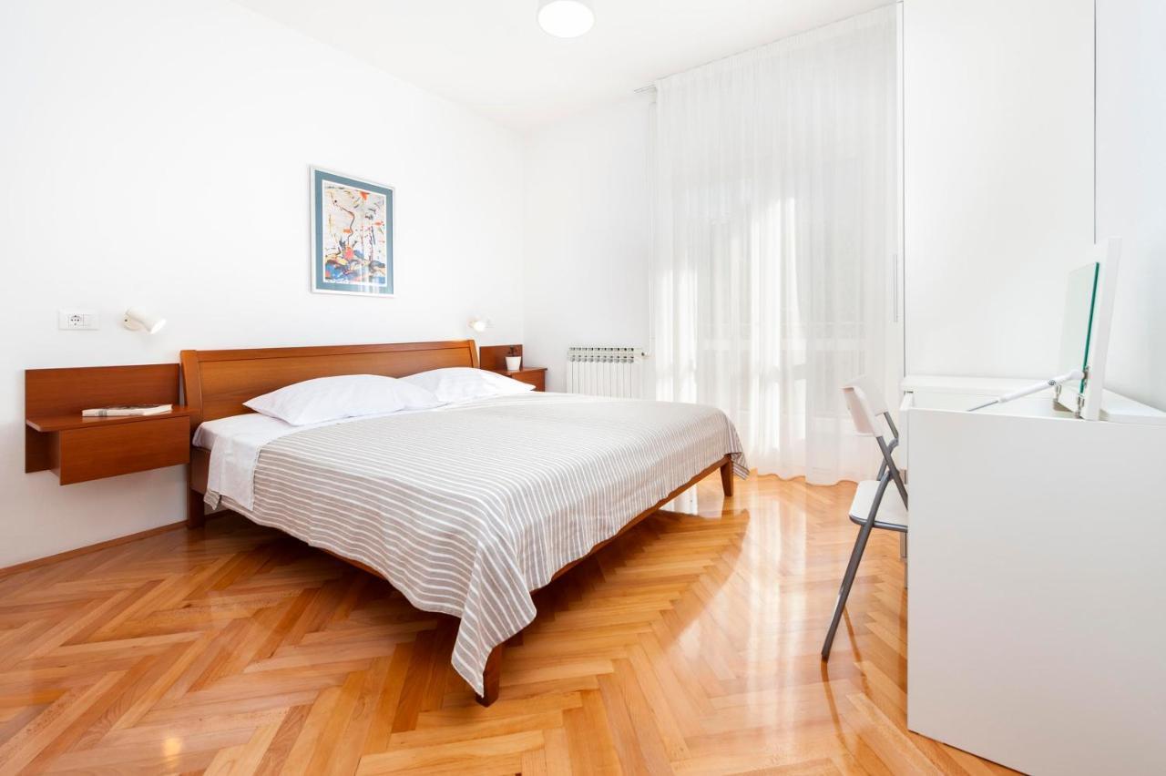 Apartments Magnolia ロヴィニ エクステリア 写真