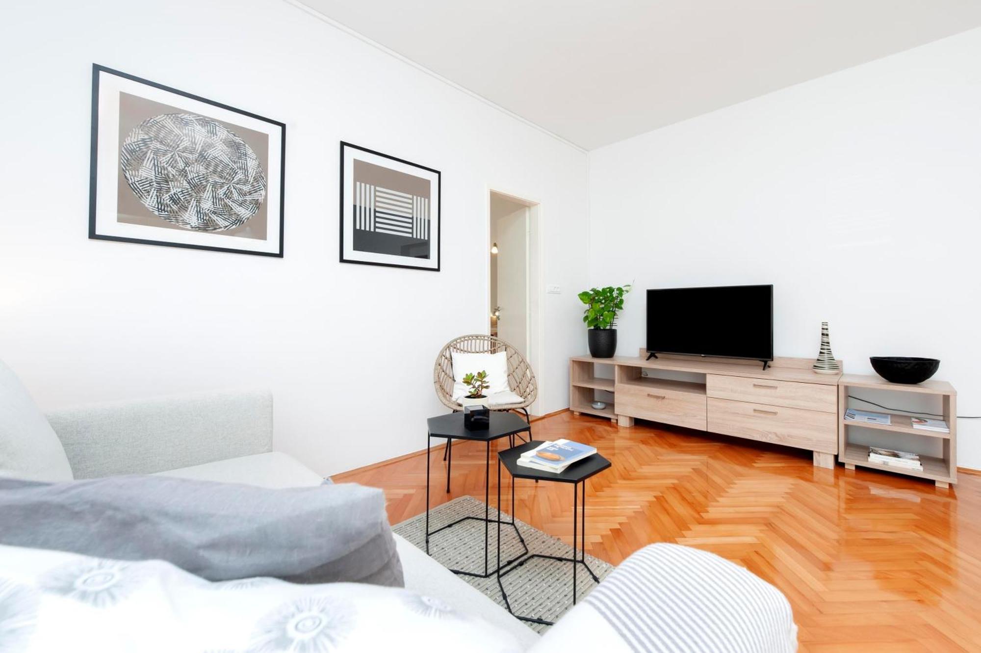 Apartments Magnolia ロヴィニ エクステリア 写真