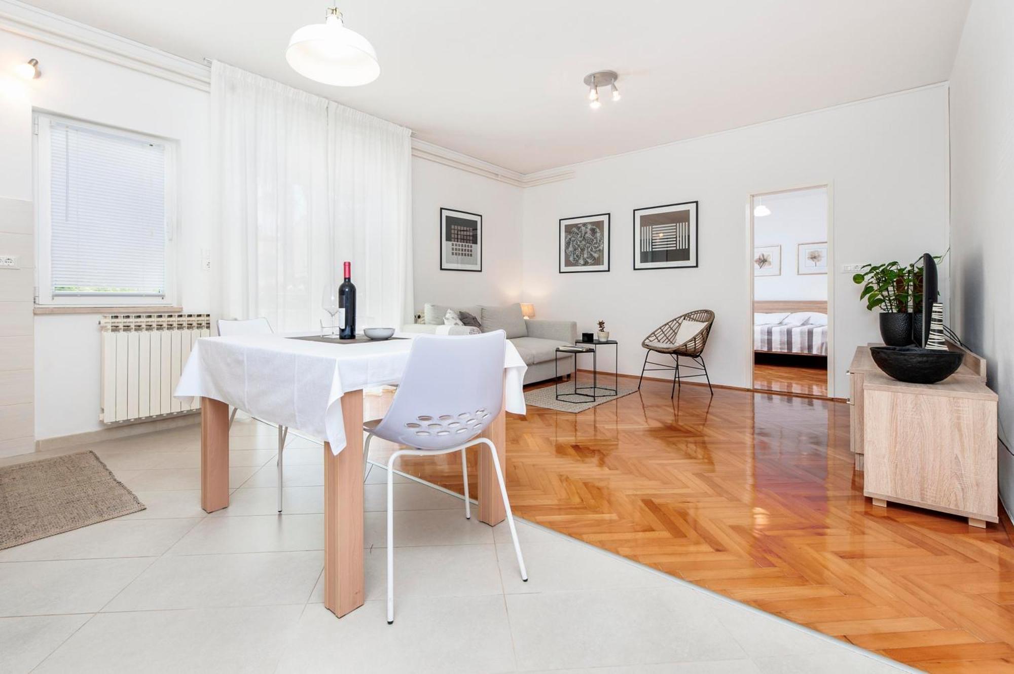 Apartments Magnolia ロヴィニ エクステリア 写真